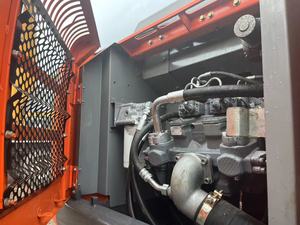 Excavatrice sur chenilles hydraulique Hitachi ZX200 de 20 tonnes, modèle d'occasion avec moteur Isuzu, PLC, moteur, boîte de vitesses, pompe - Product Image 4