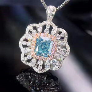 Gioielli Nuziali in Diamanti dell'Arabia Saudita, Doppio Uso, Oro 18k, Diamante Naturale Blu Intenso Fancy AGL <span class=keywords><strong>VS</strong></span> 1.02ct, Collana con Pendente e Anello - Product Image 2
