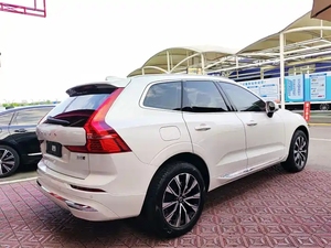 SUV Mediano de Lujo 2025 Volvo <span class=keywords><strong>XC60</strong></span> B5 <span class=keywords><strong>AWD</strong></span> 48V 5 Plazas de Lujo - Product Image 4