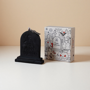 Velas personalizadas de arte de calabaza hechas a mano de estilo nórdico, eslogan, etiqueta personalizada, velas en forma de calavera de Halloween - Product Image 1