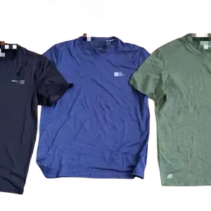 बचे हुए ब्रांडेड टी-शर्ट पुरुषों के ब्रांडेड कपड़ों के कपड़े स्टॉक की निकासी टी-शर्ट