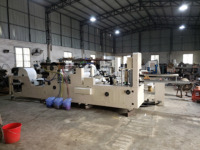 Machine entièrement automatique de fabrication de papier toilette et de rouleaux de papier hygiénique pour serviettes de table, modèle 2025 à bas prix