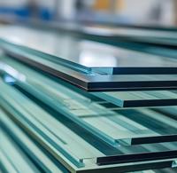 Plaques de verre ultra-claires sur mesure pour portes de meubles, vitrines et décoration