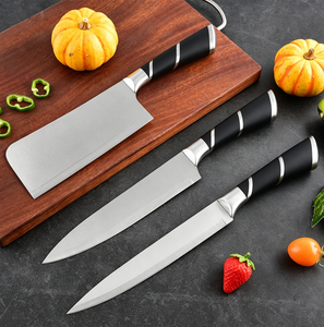 Ensemble de couteaux de cuisine 7 pièces en acier inoxydable premium avec manche ergonomique noir - Stock important - Product Image 4