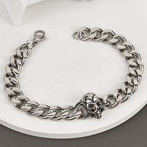 Pulsera de Acero Inoxidable con Diseño de Calavera Fantasma y Eslabones Cubanos Estilo Miami para Hombre - Product Image 1