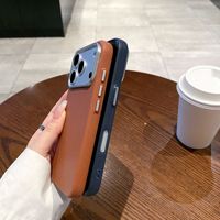 Coque de téléphone à motif quadrillé compatible avec iPhone 17 / 18 Pro Max – Designs tendance, haut de gamme et créatifs avec de grands découpes pour l'appareil photo.