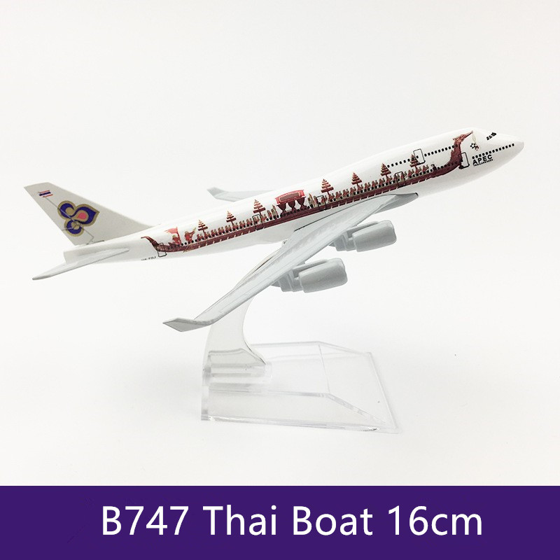 B747 THAI BOAT