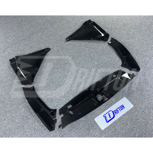 Kit de Decoración para el Compartimento del Motor GTR 3K en Fibra de Carbono con Acabado Brillante y Protección UV para Nissan R35 GTR, Disponible en EE. UU. - Product Image 1