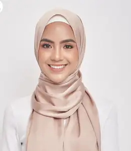 热卖缎子真丝披肩马来西亚头巾风格女式时尚平纹雪纺穆斯林围巾