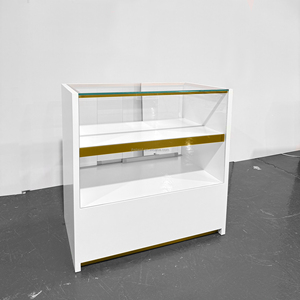 Conception de vitrine et de comptoir pour bijouterie de luxe avec rendu 3D, idée de design d'intérieur pour boutique de montres et de bijoux - Product Image 1