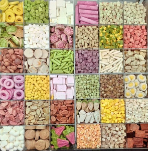 Toptan Yüksek Proteinli Besleyici Dondurularak Kurutulmuş Tavşan Kanı Ödülü Atıştırmalıkları Katkısız Organik Olmayan OEM Paketleme Tahılsız Yüksek Et İçerikli - Product Image 3