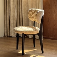 Chaise de salle à manger nordique chaise en bois massif crème Style rétro lumière luxe Texture chaise Restaurant hôtel maison Table à manger chaise