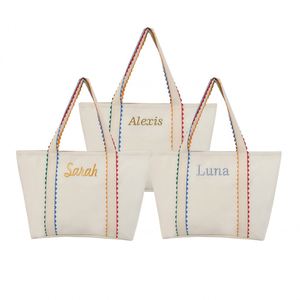 Sac fourre-tout en toile personnalisé avec nom, initiales brodées, forme carrée décontractée, couleur unie, cadeau de demoiselle d'honneur, idéal pour l'été - Product Image 2