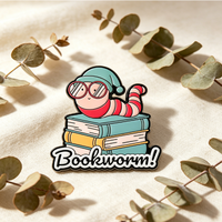 Broche émaillée Arbre de Noël en forme de livre, Décoration de Noël pour les amoureux des livres, Badge commémoratif personnalisé, Vente en gros