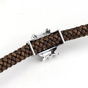 Pulsera de la película Attack on Titan, brazaletes negros de anime Punk, regalos de joyerí<span class=keywords><strong>a</strong></span> - Product Image 4