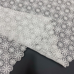 Tissu en dentelle brodée en polyester en gros de l'usine source, tissu pour robe de mariée, tissu de mode soluble dans l'eau ajouré - Product Image 3