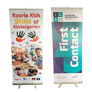 Soporte de aluminio enrollable de 85*200 para pancartas publicitarias en ferias comerciales y eventos. - Product Image 1