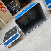 Équipement audio, vidéo et éclairage professionnel, flight case avec deux enceintes pleines fréquences de 15 pouces
