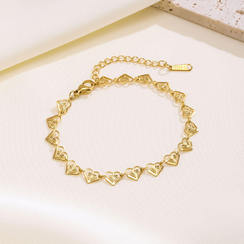 Heart Embossed Chain Bracelet Gold