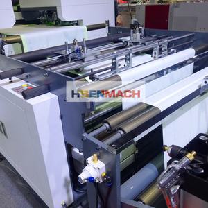 Machine <span class=keywords><strong>de</strong></span> fabrication automatique <span class=keywords><strong>de</strong></span> sacs non tissés <span class=keywords><strong>de</strong></span> type boîte poinçonnage par poignée <span class=keywords><strong>de</strong></span> soudage par ultrasons - Product Image 2