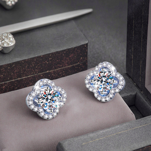 S925 Sterling Silber Unisex Ohrringe Geometrisches Design Vier Blumen für Hochzeits feier Jubiläum Hochwertiger Moissan ite Schmuck - Product Image 4