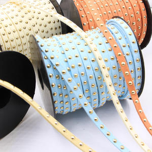 <span class=keywords><strong>Cordon</strong></span> en daim synthétique clouté avec rivets plats dorés de 5 mm, fait main et coloré, pour la fabrication de colliers et de bracelets de mode – Vente en gros - Product Image 1