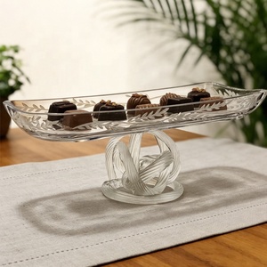 Plato Rectangular de Cristal Hecho a Mano con Base en Forma de Nudo y Diseño a Rayas para Servir Frutas y Dulces en el Hogar, Fiestas, Hoteles y Restaurantes - Product Image 4
