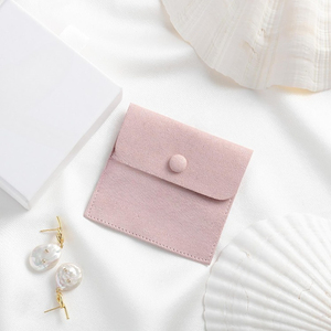 กระเป๋าใส่เครื่องประดับขนาดเล็กทรงสี่เหลี่ยมผืนผ้า 8x8 ซม. สีชมพู ผลิตจากผ้าไมโครไฟเบอร์เนื้อนุ่มหรูหรา น้ำหนักเบา พร้อมฝาปิดแบบกระดุม - Product Image 4