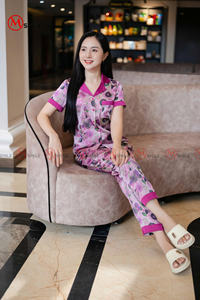 Pijamas de tela satinada MBD377 para mujer, conjunto de pijamas personalizados con estampado de corazón, pijama de mujer, pijama de algodón de alta moda - Product Image 3