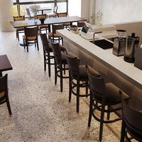 Ensemble de mobilier de restaurant moderne Ron Group en bois massif et cuir, avec banquette carrée et chaises rembourrées