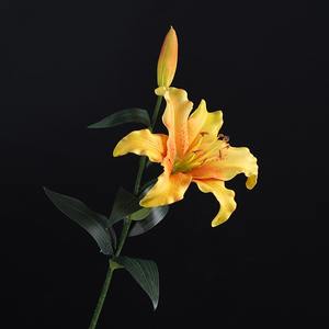 KEWEI T670 Prix de gros Real Touch Lily <span class=keywords><strong>Fleurs</strong></span> <span class=keywords><strong>artificielles</strong></span> <span class=keywords><strong>Achat</strong></span> en gros pour les centres de table de fête - Product Image 5