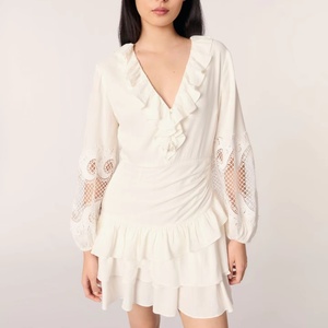 Mini robe décontractée à col en V pour femmes avec manches brodées à volants Mini robes pour un usage quotidien - Product Image 1