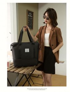 กระเป๋าเดินทางแบบพับได้ ขยายได้ กันน้ำ สำหรับใส่ของแห้งและเปียก ใช้ได้หลากหลาย ทั้งโยคะ ออกกำลังกาย สะพายไหล่ หรือถือ สำหรับผู้หญิง ขายดีอันดับต้นๆ - Product Image 3