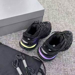 รองเท้าผ้าใบแฟชั่นดีไซน์หรูหรา สไตล์เชือกผูก พื้นหนา รุ่น Light LED Track 3.0 บุผ้าตาข่าย ระบายอากาศดี เหมาะกับเทรนด์แฟชั่นฤดูใบไม้ผลิ - Product Image 1