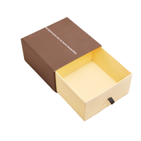 Couvercle de tiroir de boîte cadeau Kraft de couleur unie, carré créatif, couverture rigide pour les cadeaux de vacances, emballage de ceinture de parfum en carton ondulé