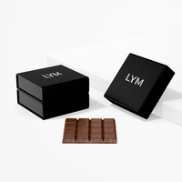 Boîte cadeau en carton rigide personnalisée avec gaufrage et inserts de séparation pour l'emballage de bonbons