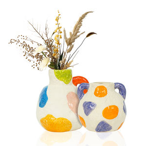 مزهرية سيراميك مرسومة يدويًا بتصميم جديد شائع، مزهرية بورسلين بسيطة وعصرية مخصصة لتزيين المنزل - Product Image 3