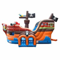 Château gonflable bateau pirate, thème nautique pour fête d'aventure