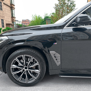 สติ๊กเกอร์ตกแต่งช่องระบายอากาศบังโคลนรถยนต์ BMW X5 G05 LCI M Sport สีดำเปียโนลายคาร์บอนไฟเบอร์แบบมีกาวติดตัวถัง ปี 2023+ - Product Image 2