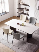 Chaise de salle à manger moderne minimaliste avec structure en acier et revêtement en lin, design haut de gamme durable pour salles à manger