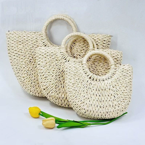 Borsa da Spiaggia in Paglia Intrecciata a Mano, 3 Opzioni di Dimensione, Borsa a Mezzaluna per Regali Estivi Perfetti, Vacanze e Feste in Spiaggia - Product Image 3