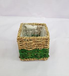 Maceta Decorativa Artesanal de Seagrass, Proveedor B2B, Cesta Cuadrada de Ratán Tejido con Forro Protector de PE para Venta al por Mayor - Product Image 1