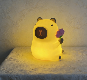 Lámpara Nocturna de Silicona con Forma de Capibara para Dormitorio, Lámpara LED Recargable por USB, Lámpara de Noche Suave con Forma de Animal para Niños - Product Image 3
