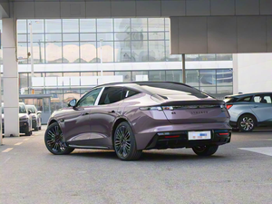Berline moyenne à grande, ventes à fort volume, Lynk&Co 10emp 2026, nouvelle énergie, luxe, hybride rechargeable, 4 portes, 5 places, berline, 240 km, Lynk&Co 10 <span class=keywords><strong>EMP</strong></span> - Product Image 5