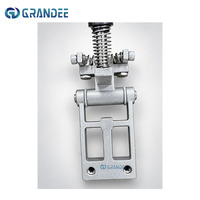Pince de rinçage durable en acier inoxydable de qualité alimentaire pour machine de remplissage d'eau avec prise de col stable