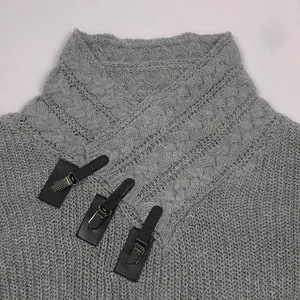 Suéter Masculino Clássico de Outono Inverno com Gola Drapeada e Fivela Assimétrica, Manga em Tricô Trançado, Corpo Canelado, Tricô Grosso, Caimento Regular - Product Image 6