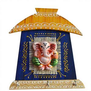 Vase décoratif vertical en argile artisanal Art Déco, représentant l'Idole du Seigneur Ganesha, pour occasions de sympathie, rentrée scolaire, mariage, anniversaire, Diwali - Product Image 1
