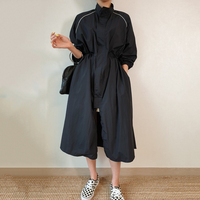 Robe Trench Ample à Col Montant et Boucle Discrète, Taille Haute, Longueur au-dessus du Genou, Fendue, Collection Automne 2026 Corée du Sud