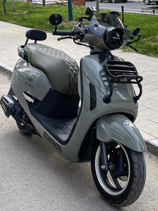 Moto d'occasion <span class=keywords><strong>Honda</strong></span> Xiaola 125, <span class=keywords><strong>scooter</strong></span> à essence monocylindre rétro refroidi par air avec CBS pour les trajets urbains - Product Image 6