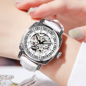 Chronographe sportif automatique en acier inoxydable de haute qualité, sur mesure, exquis et luxueux, avec une esthétique de style professionnel. - Product Image 1